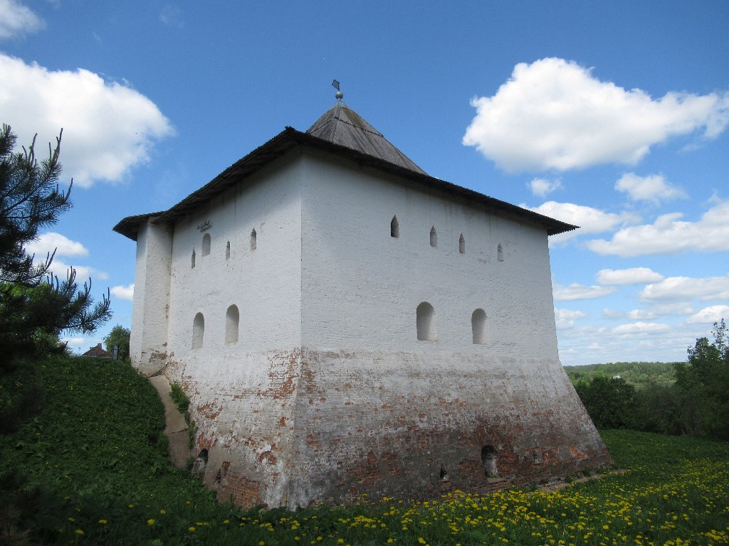 Спасская башня в Вязьме
