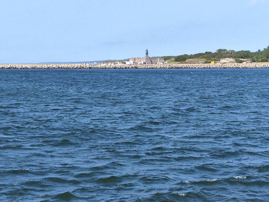 Памятник императрице Елизавете Петровне в Балтийске