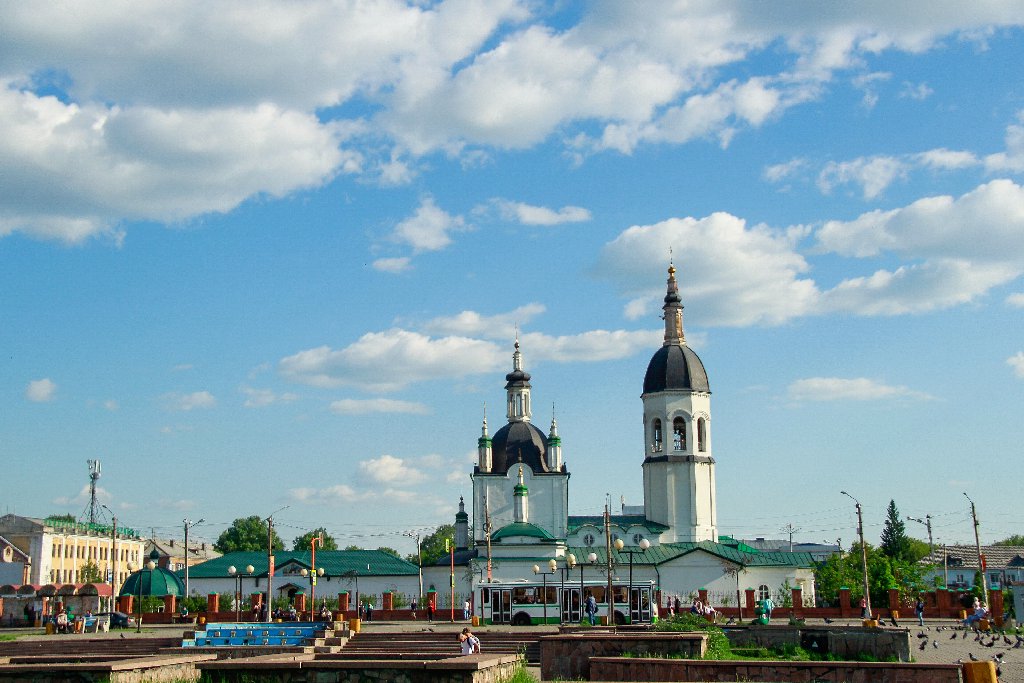 Свято-Троицкий собор в центре Канска