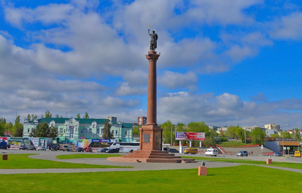 Памятник Дмитрию Солунскому