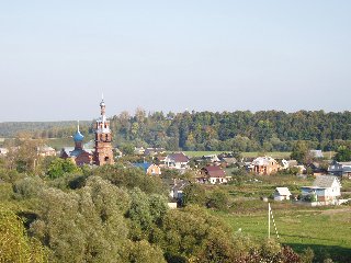 Вид на исторический Боровск и его старую городскую застройку.
