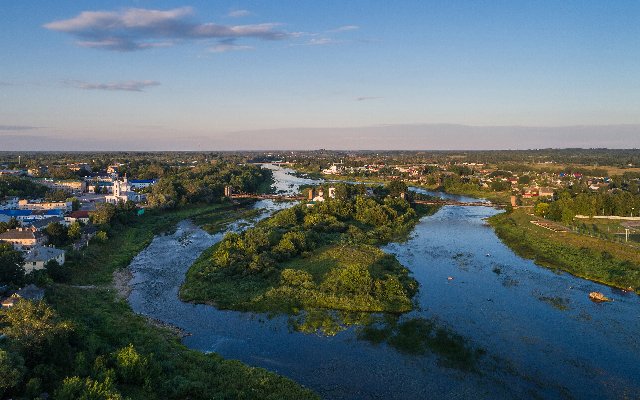 Панорама города Остров на реке Великой