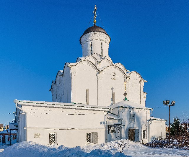 Владимир: Золотые ворота и белокаменные соборы