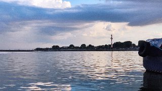 Балтийск на берегу Балтийского моря: набережная, маяк и историческая портовая застройка