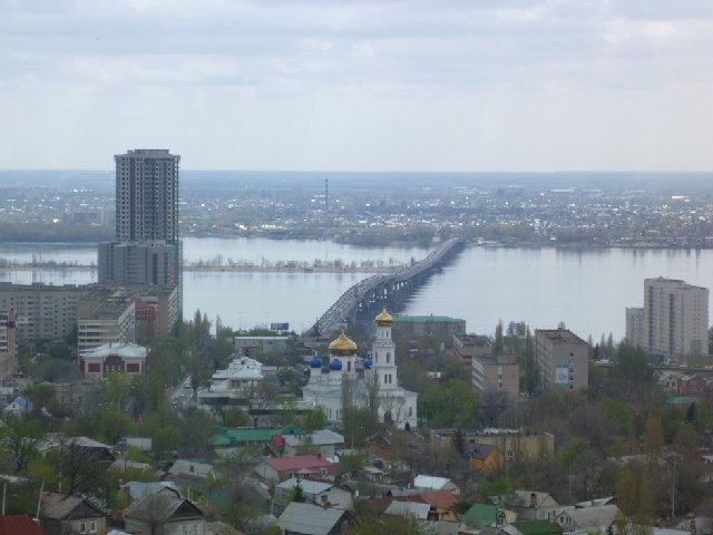 Панорамный вид Саратова из парка Победы