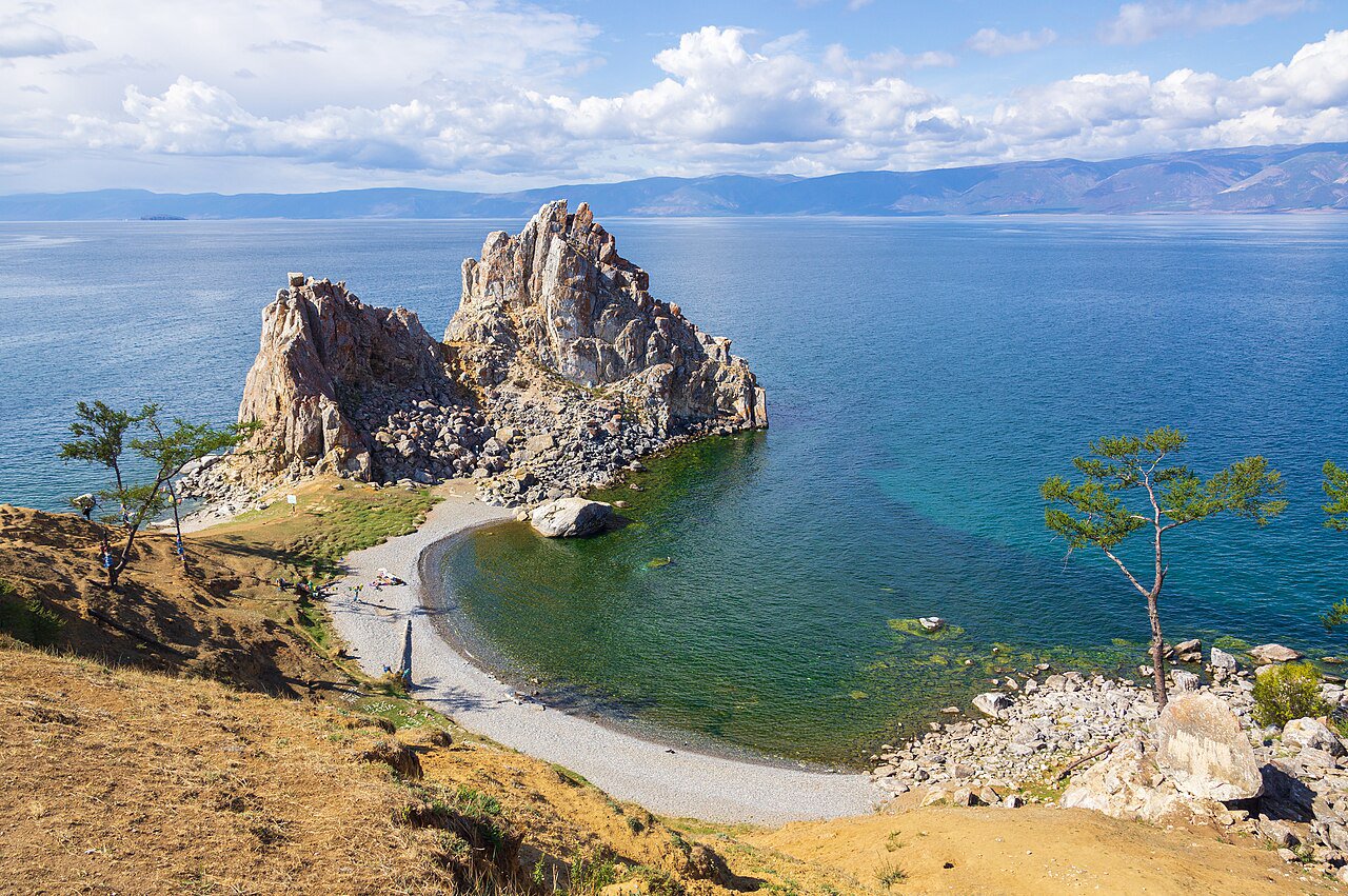 Байкал за один день: Листвянка, Шаман-камень и Камень