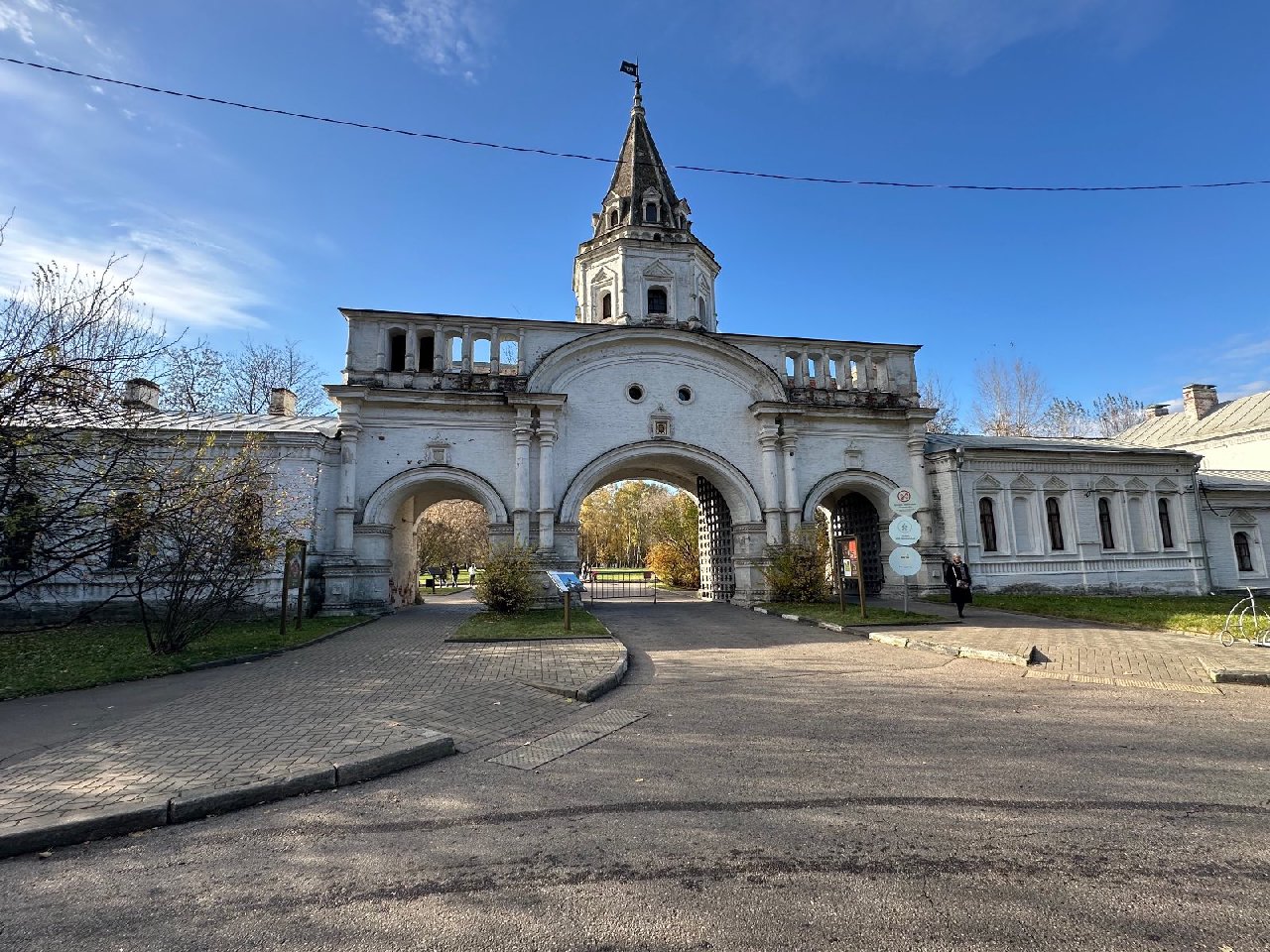 Главный вход в Измайловский парк