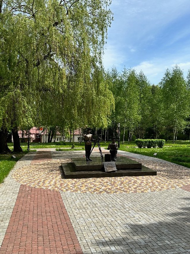 Памятник землеустроителям