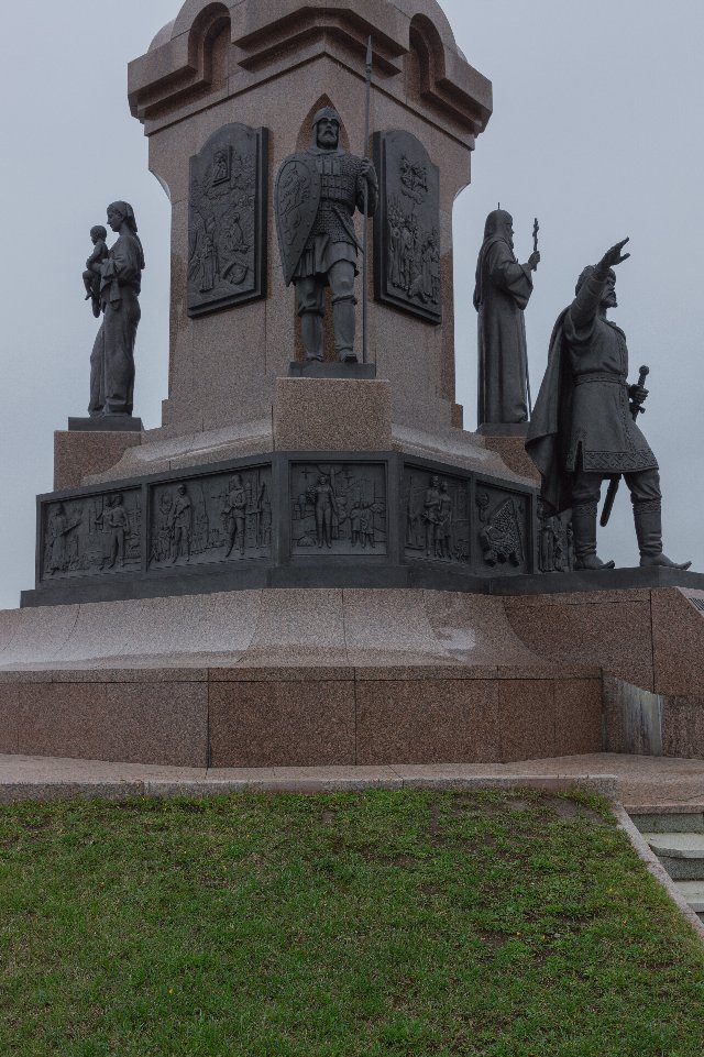 Памятник 1000-летию Ярославля
