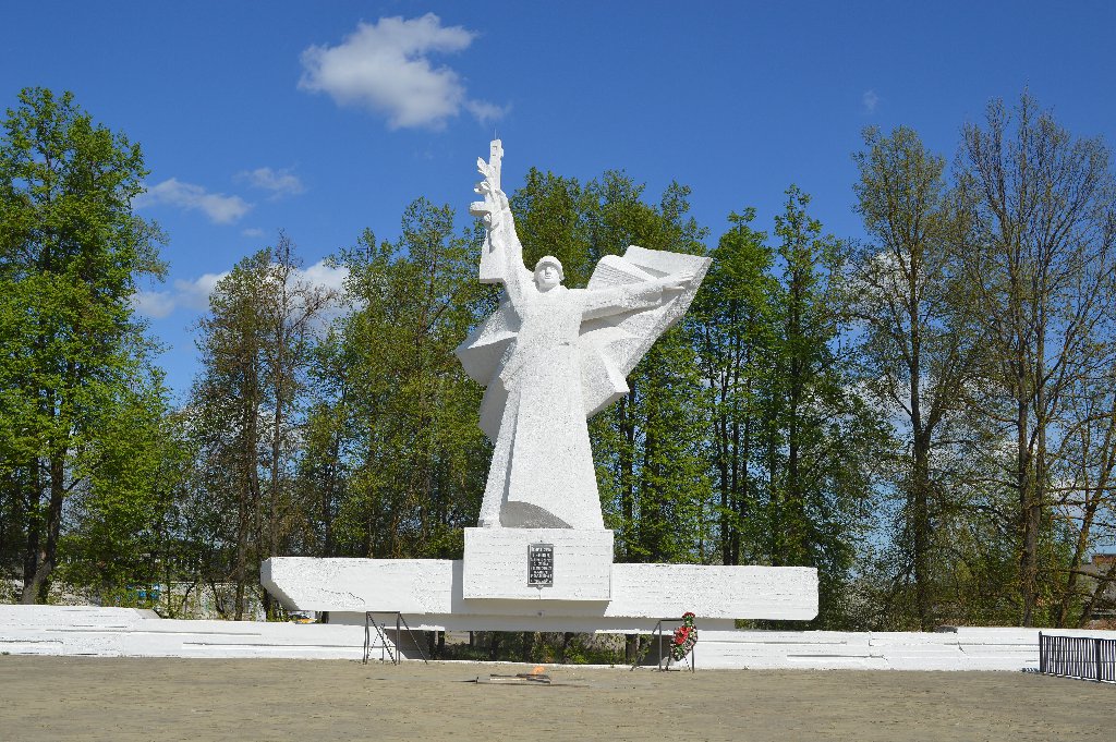Мемориал Победы на площади Победы в Алексине