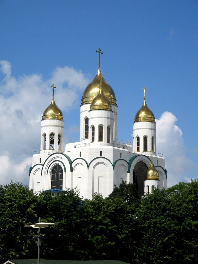 Храм Христа Спасителя на площади Победы