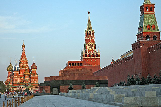 Прогулка «КРЕМЛЬ + КРАСНАЯ ПЛОЩАДЬ»