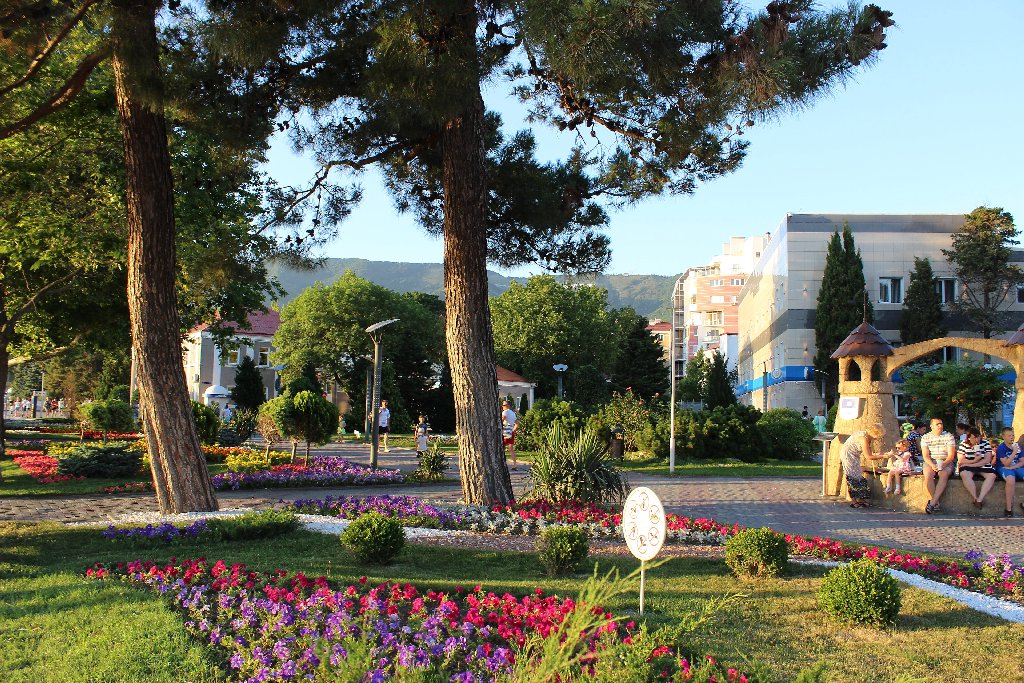 Прогулочная часть центральной набережной