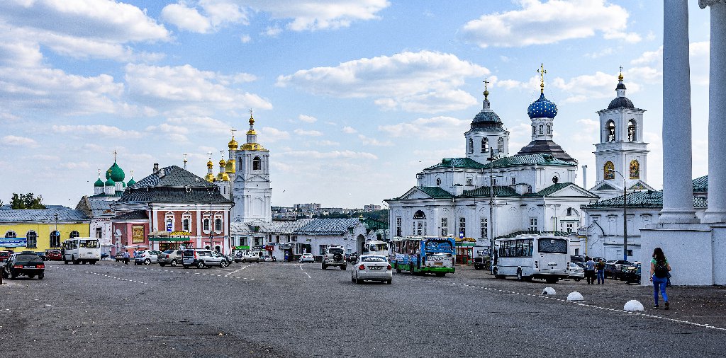Соборная площадь и Воскресенский собор