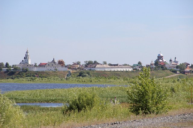 Остров-град Свияжск с Волги